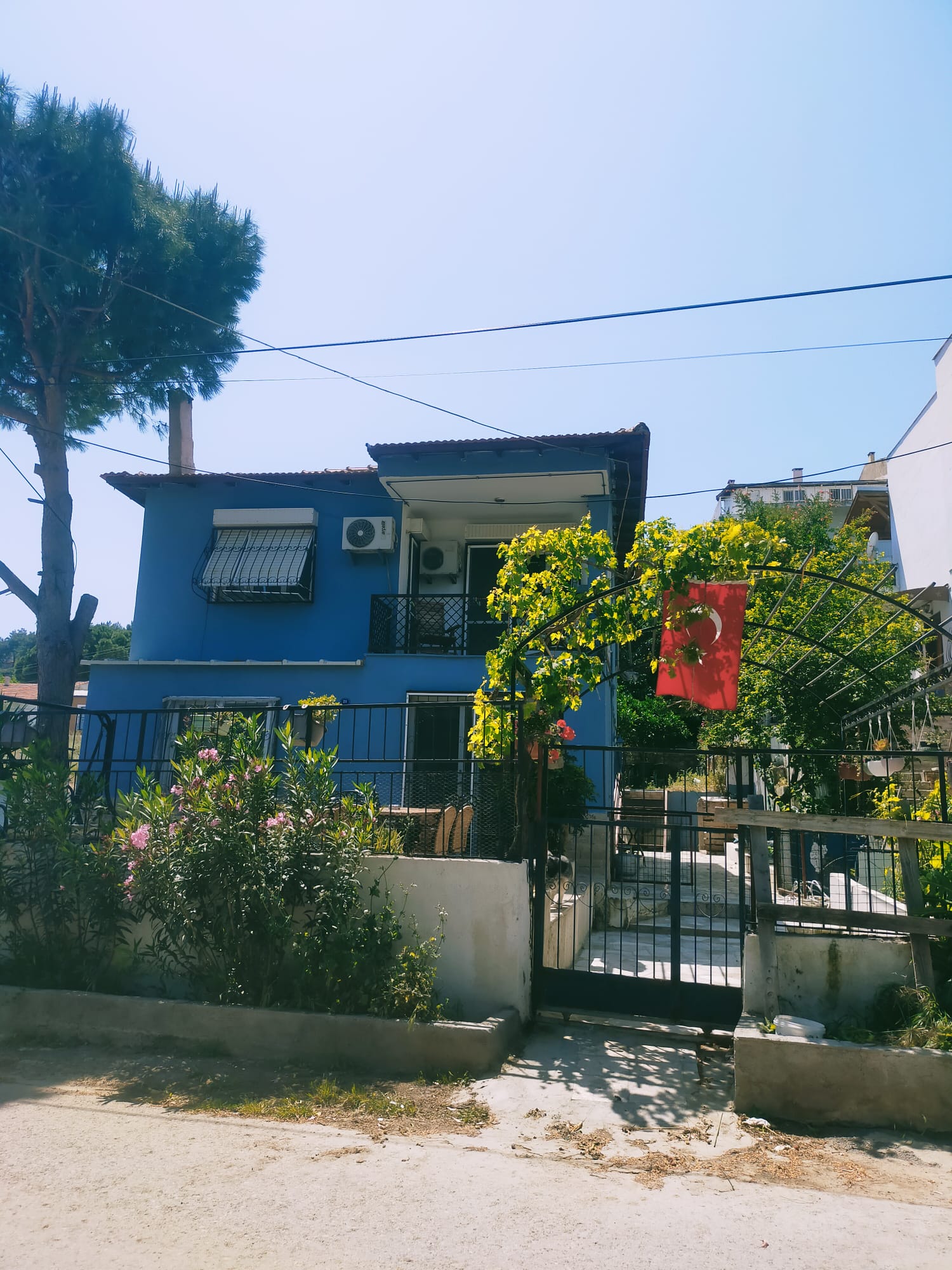 İZMİR URLA'DA DENİZ MANZARALI 4+1 MÜSTAKİL EV.