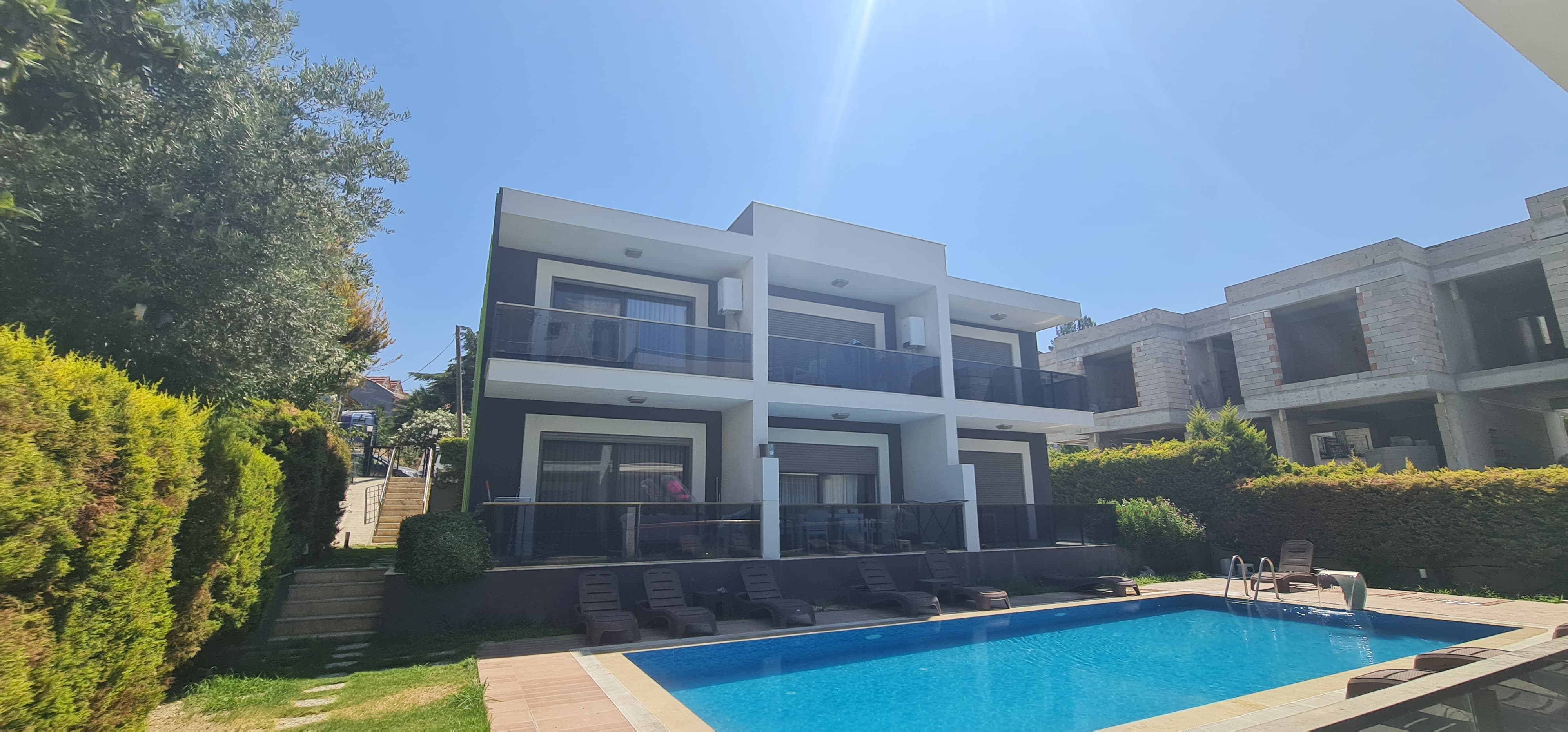 KUŞADASI KADINLAR DENİZİNDE 2+1 VİLLA.