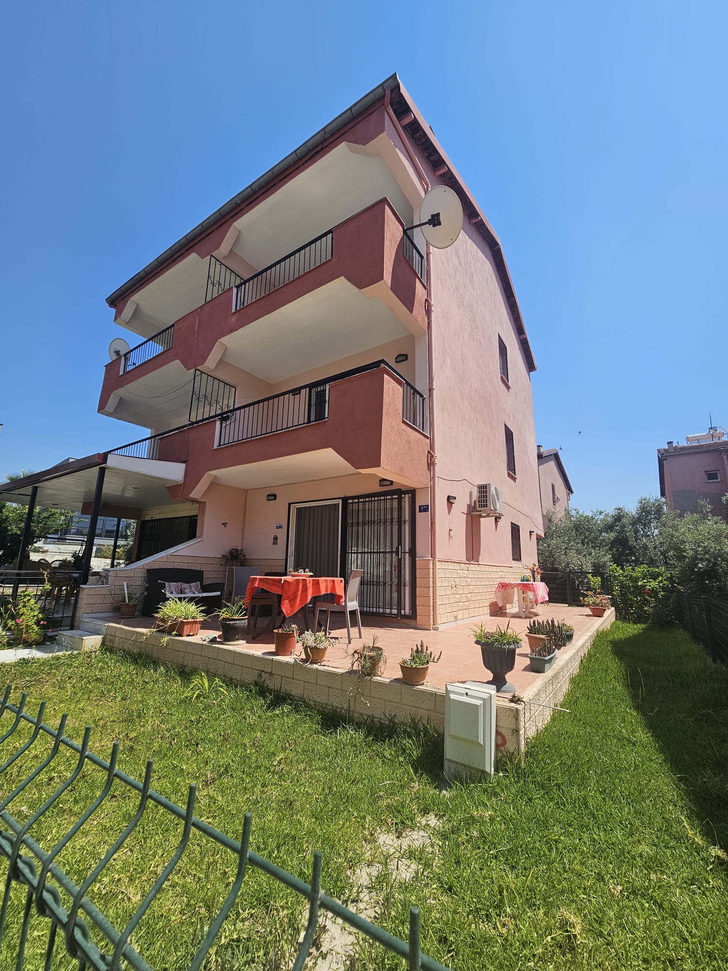 Kuşadası Satılık Karaova Mevkii 4+1 Tripleks Villa