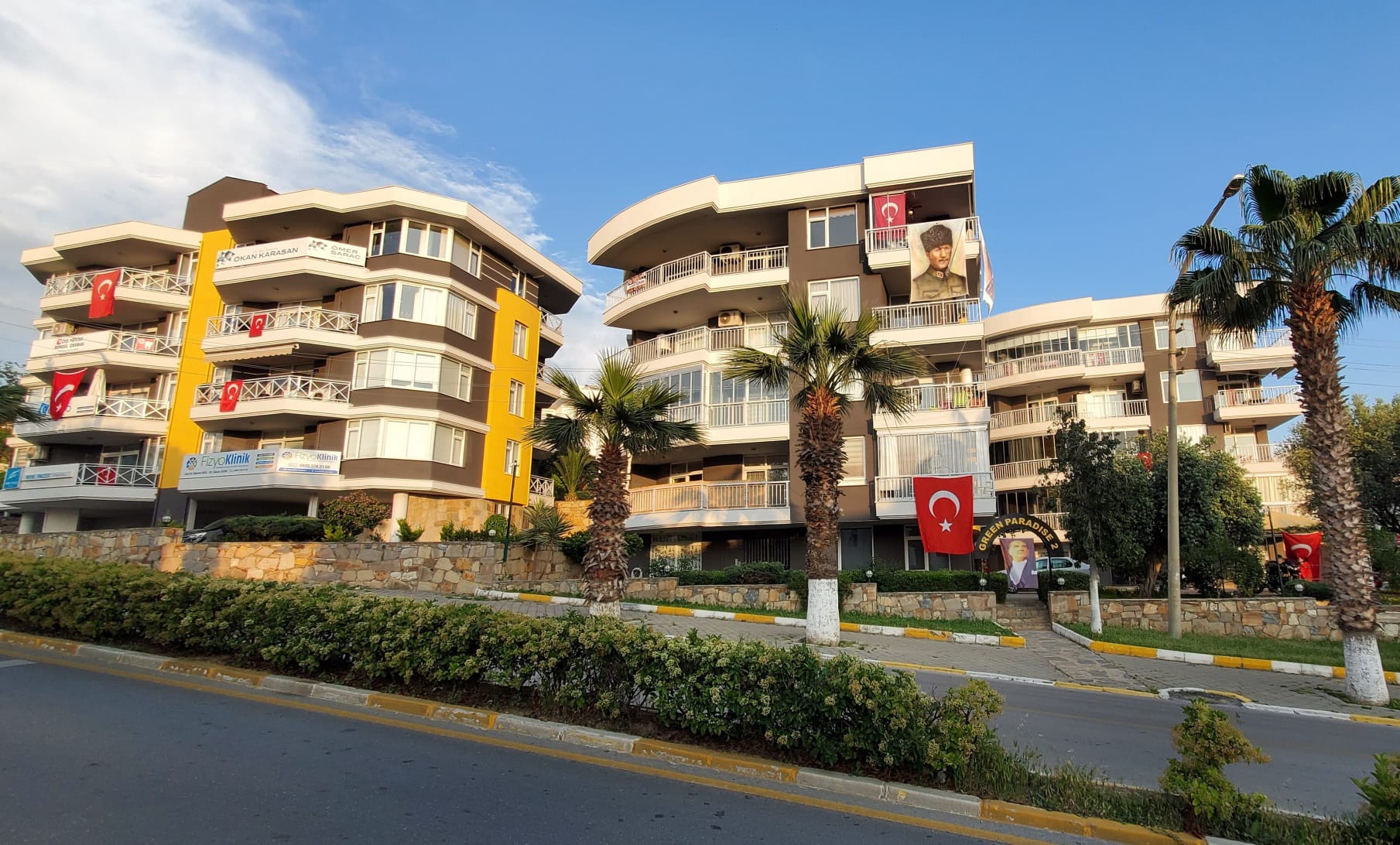 KUŞADASI GREEN PARADİSE SİTESİ'NDE 2+1 DOĞALGAZLI DAİRE.